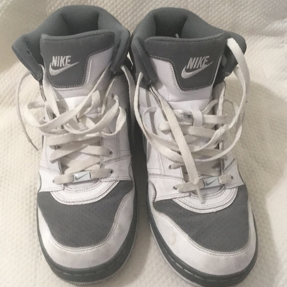 Nike Air High Tops Raiders away colors